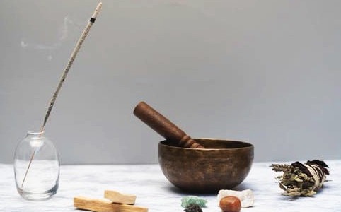 Las familias olfativas de perfumes: Descubre más sobre la nota olfativa de incienso