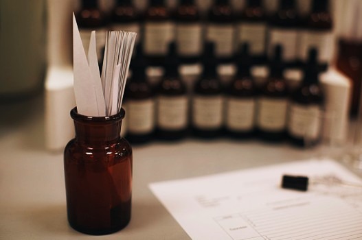 Identification labels on perfumes